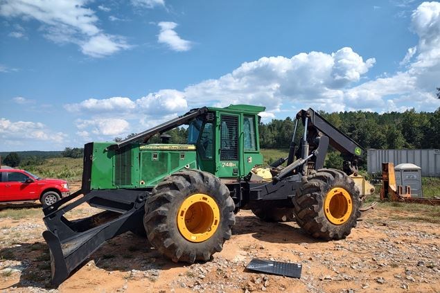 2015 John Deere 748H Skidder